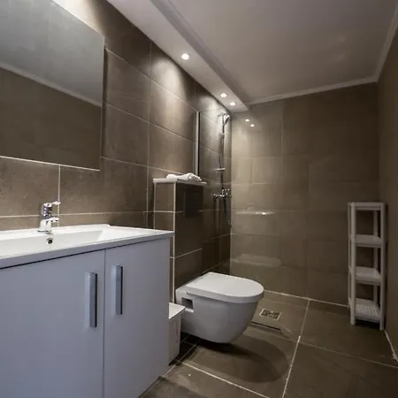 Gevoni Deluxe * Aya Napa