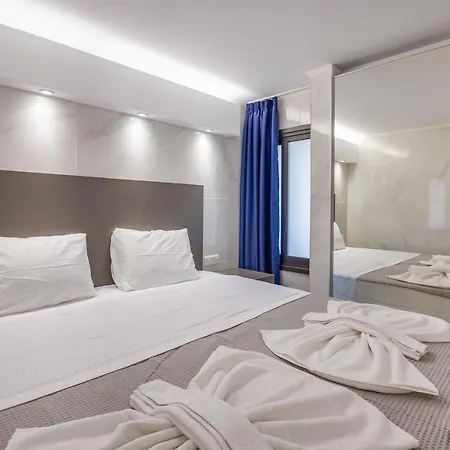 Gevoni Deluxe Ajía Nápa