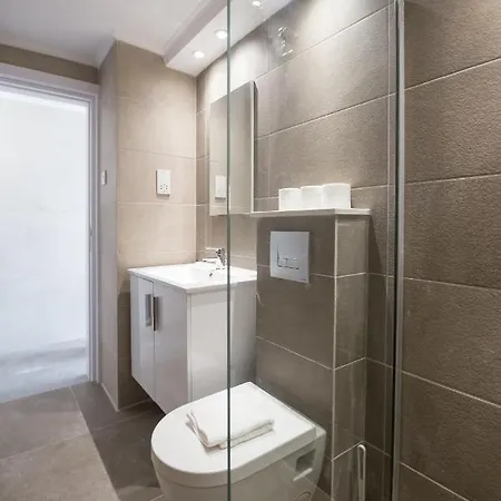 Gevoni Deluxe Apartment